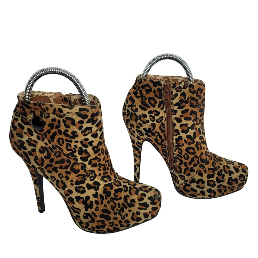 FUSION Womens‎ Leopard Print Dressy Stiletto Button Accent Booties 7 Mobwife Y2K